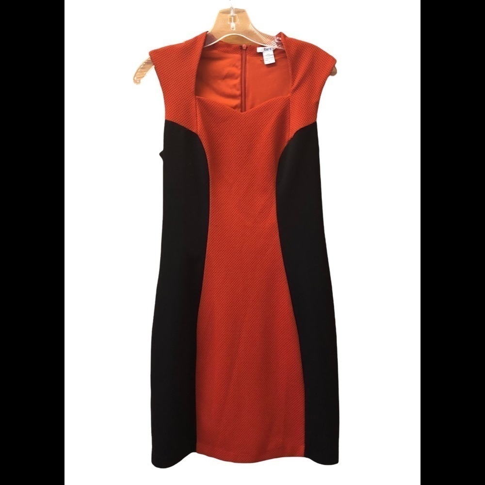 BAR III/ woman’s dress/ bodycon/ sweetheart neckline/ Black & Rust color/ L